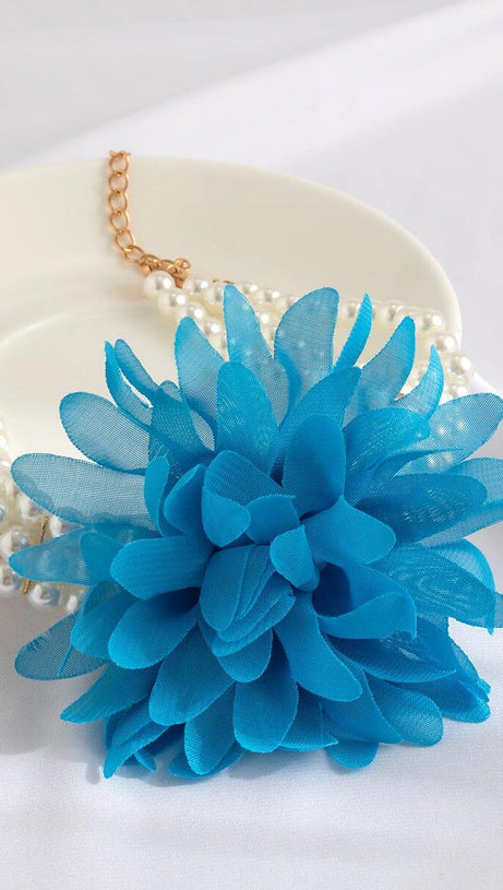 BLUE PEARL EMBELLISHED FLOWER CHOKER