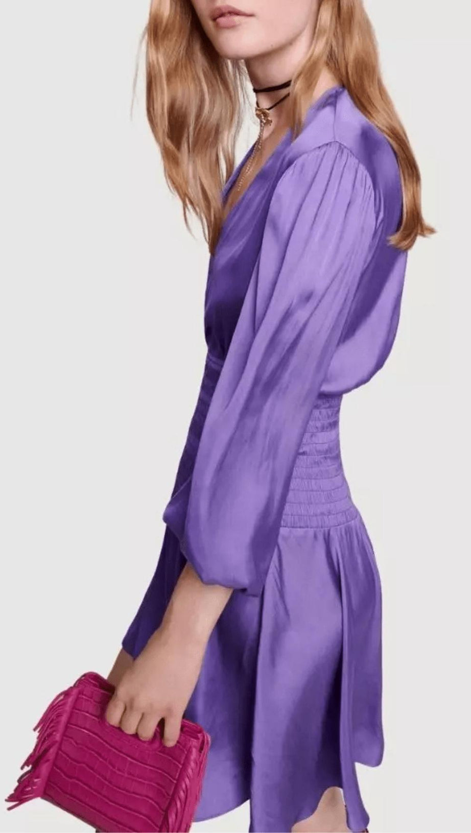 LILA KLEID MIT GESMOKERTEM BESATZ 