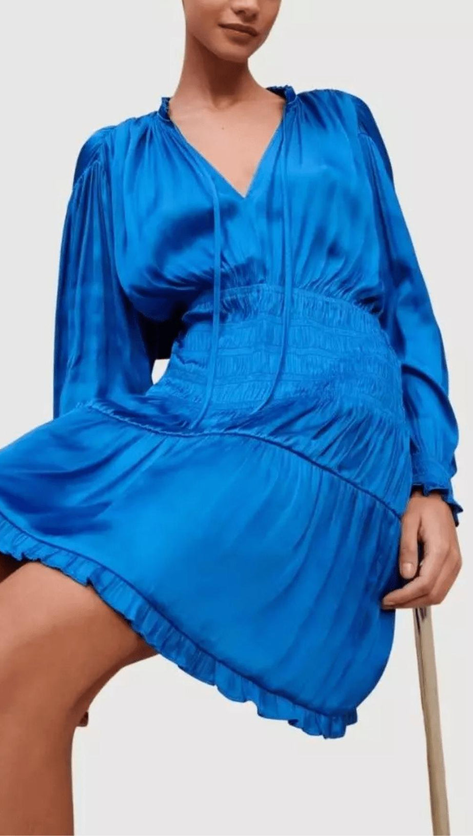 ABITO CON BORDI A SPALLA 