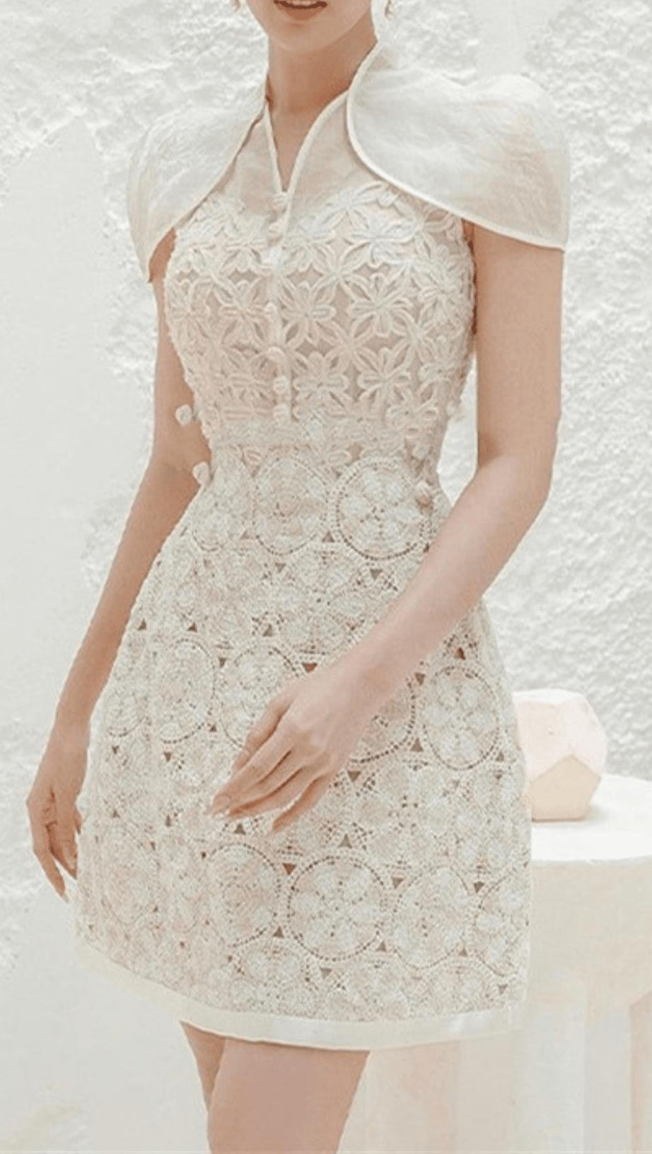 WHITE SHAWL-DESIGN LACE MINI DRESS