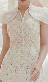 WHITE SHAWL-DESIGN LACE MINI DRESS