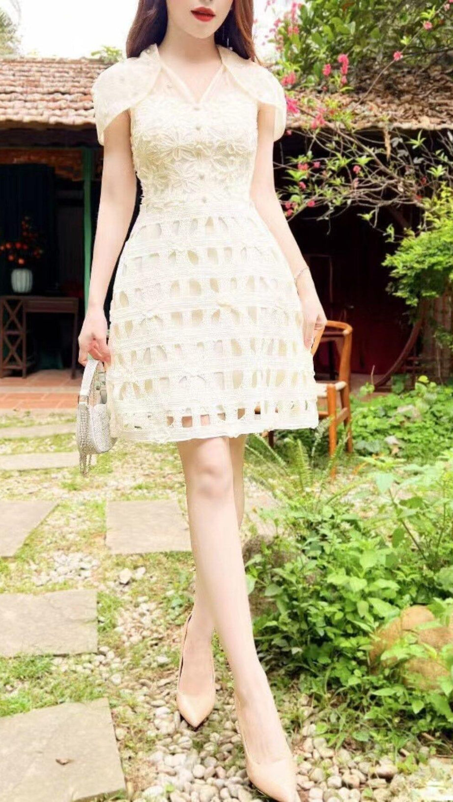WHITE SHAWL-DESIGN LACE MINI DRESS