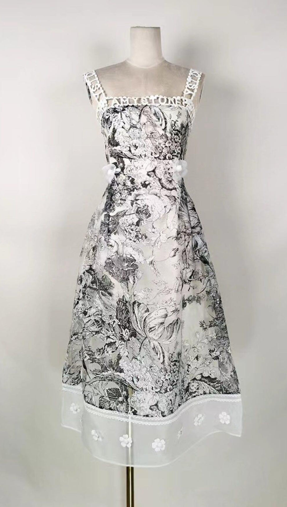 Rückenfreies Midikleid mit Blumenmuster und Trägern