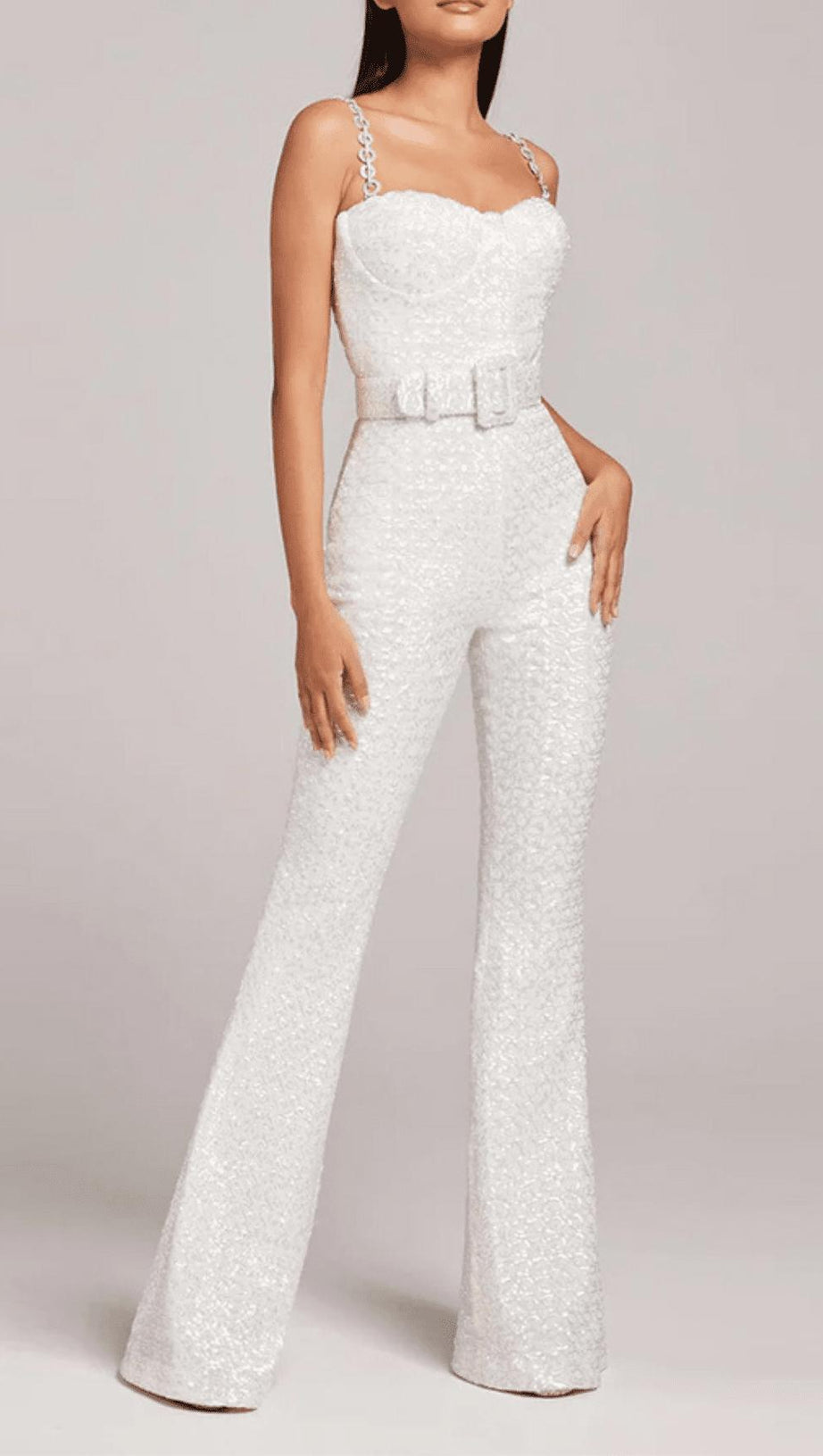 AUSGESTELLTER JACQUARD-JUMPSUIT MIT DIAMANTEN-TRÄGERN UND GÜRTEL