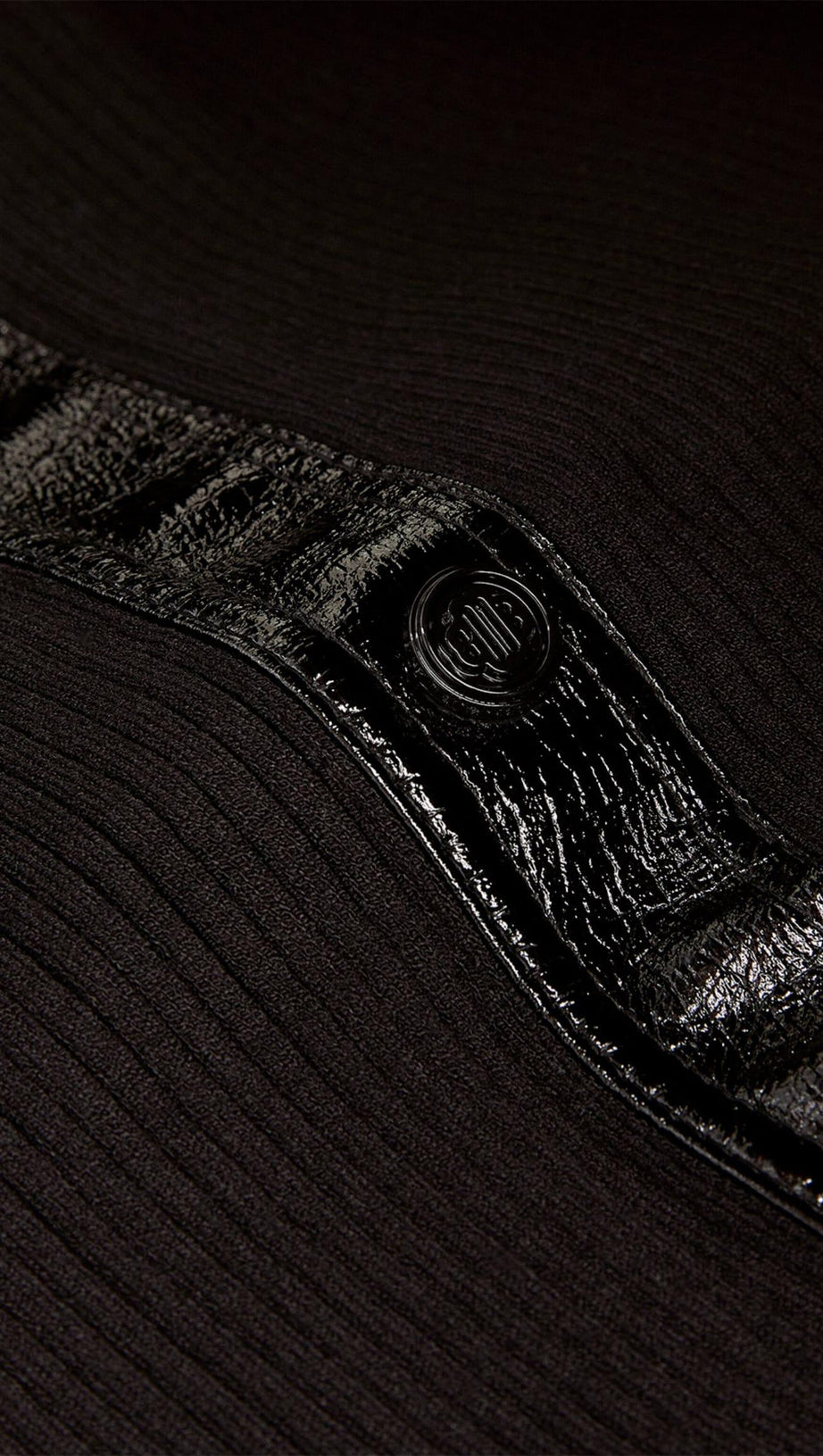 MAXIROCK MIT STRICKKNOPFSCHLITZ 