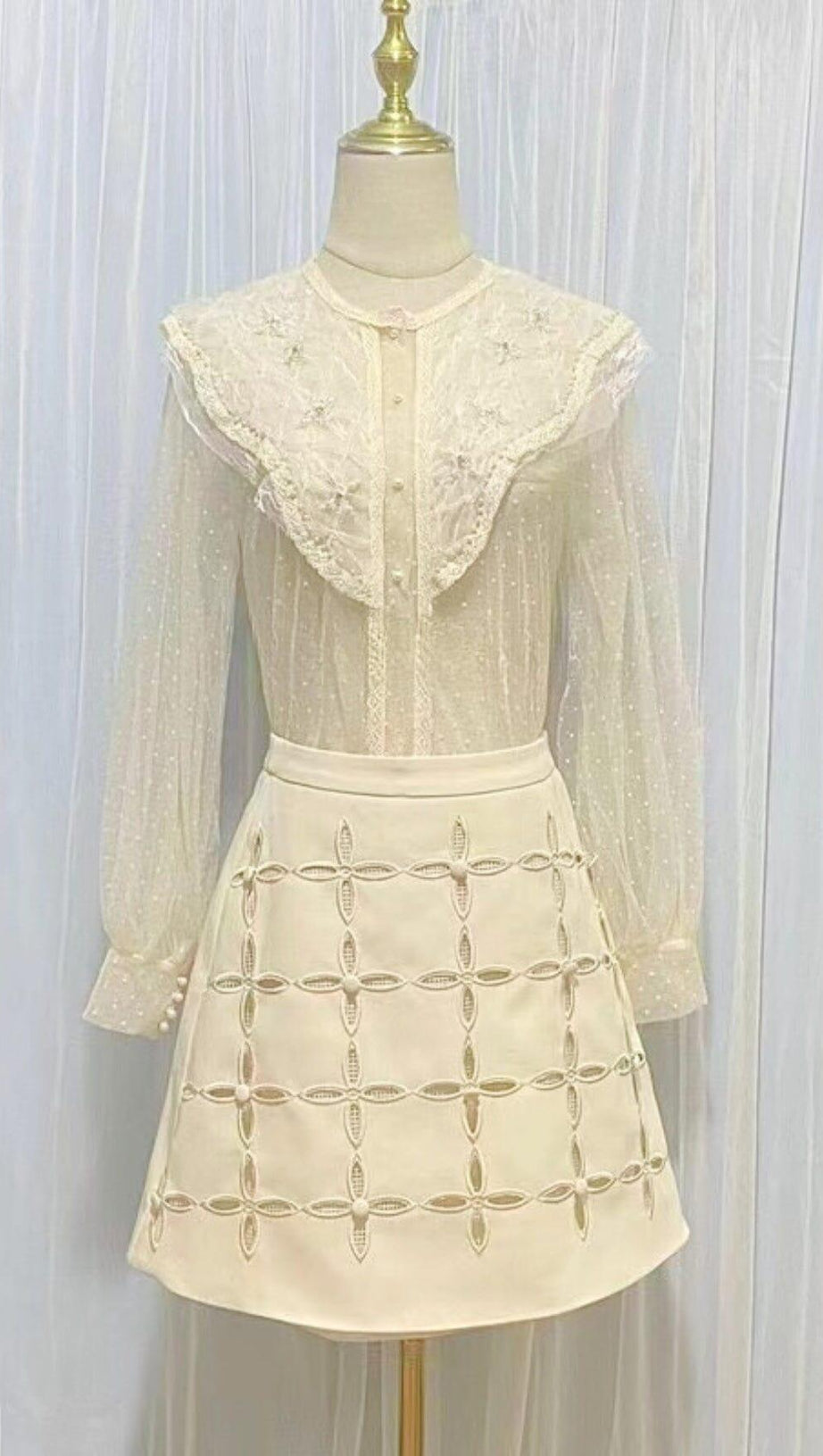 LACE LANTERN SLEEVE MINI DRESS