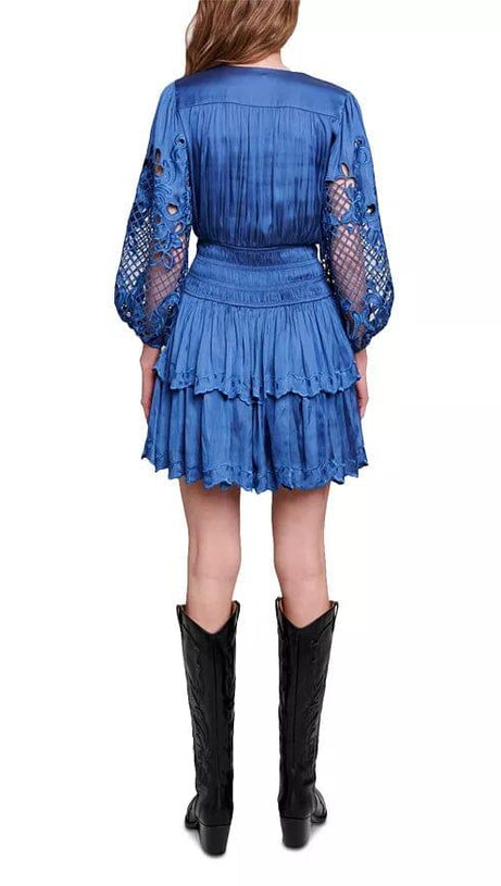 DOPPELLAGIGES KLEID MIT SPITZENÄRMELN 