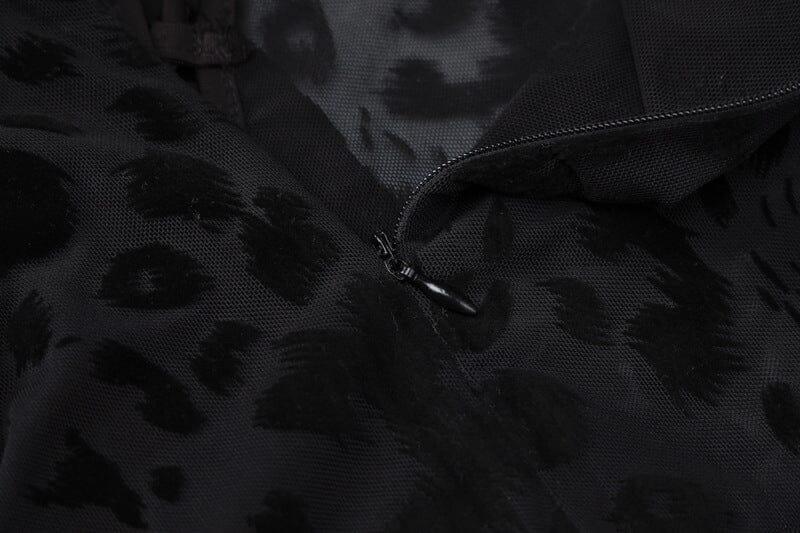 Netz-Overall mit Schnürung und Leopardenmuster