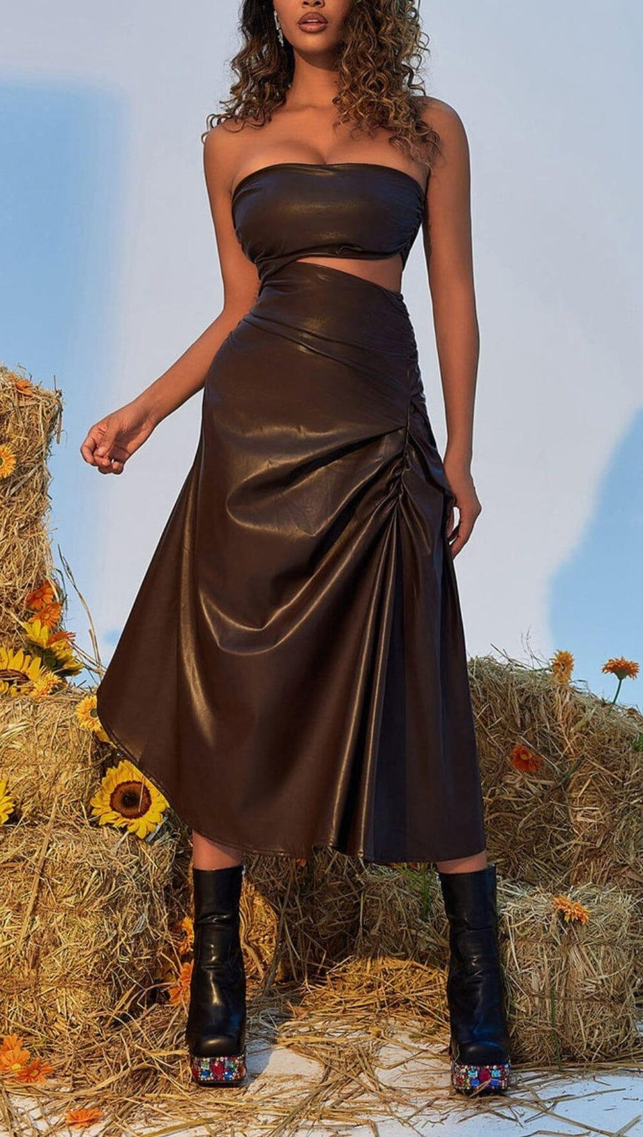 ABITO MIDI IN PELLE CON TAGLIO SENZA SPALLINE