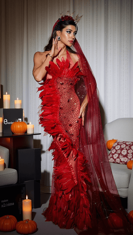 ABITO LUNGO CIRCE IN RETE CON PIUME DECORATE IN ROSSO