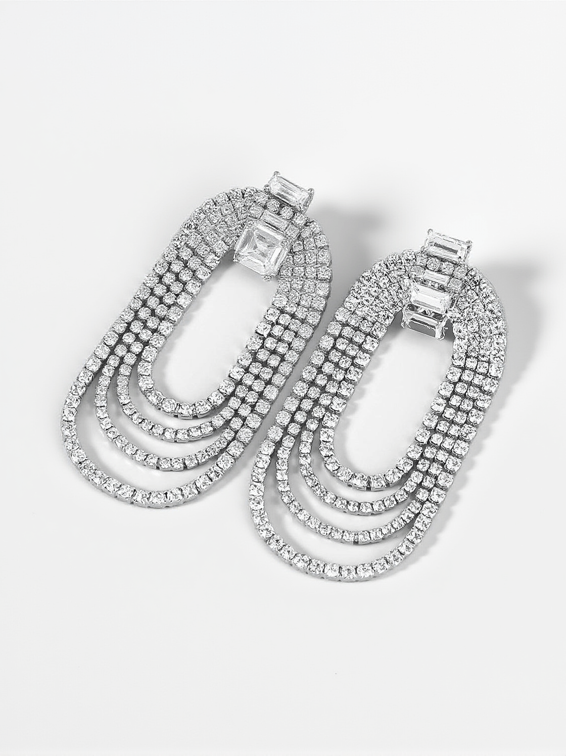 GENEVA DIAMANTE ARCH EARRINGS
