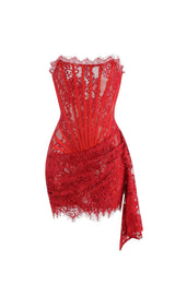 STRAPLESS LACE APPLIQUES MINI DRESS IN RED