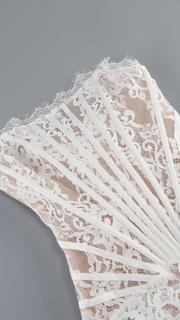 AIIZIE STRAPLESS LACE APPLIQUES MINI DRESS IN WHITE - product image