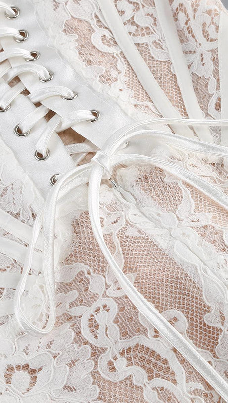 STRAPLESS LACE APPLIQUES MINI DRESS IN WHITE