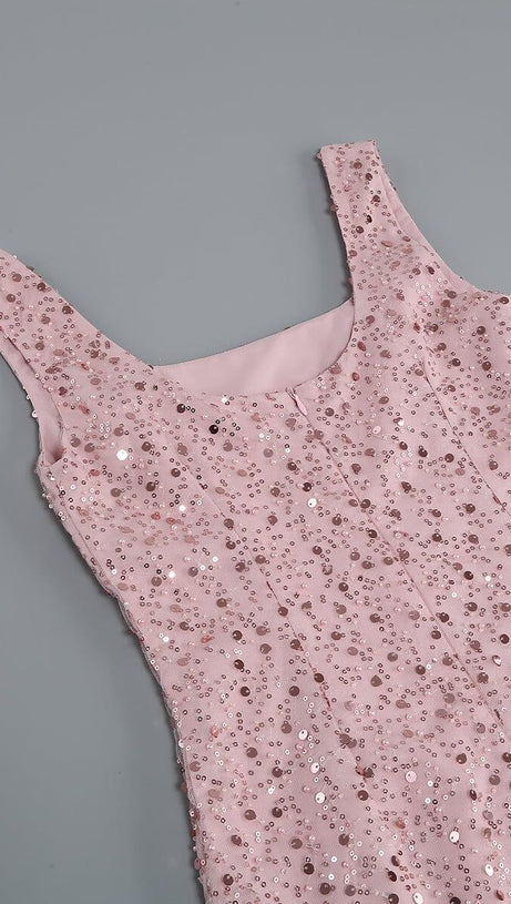 ABITO CON PAILLETTES E PIUME ROSA