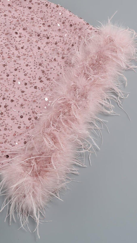 ABITO CON PAILLETTES E PIUME ROSA