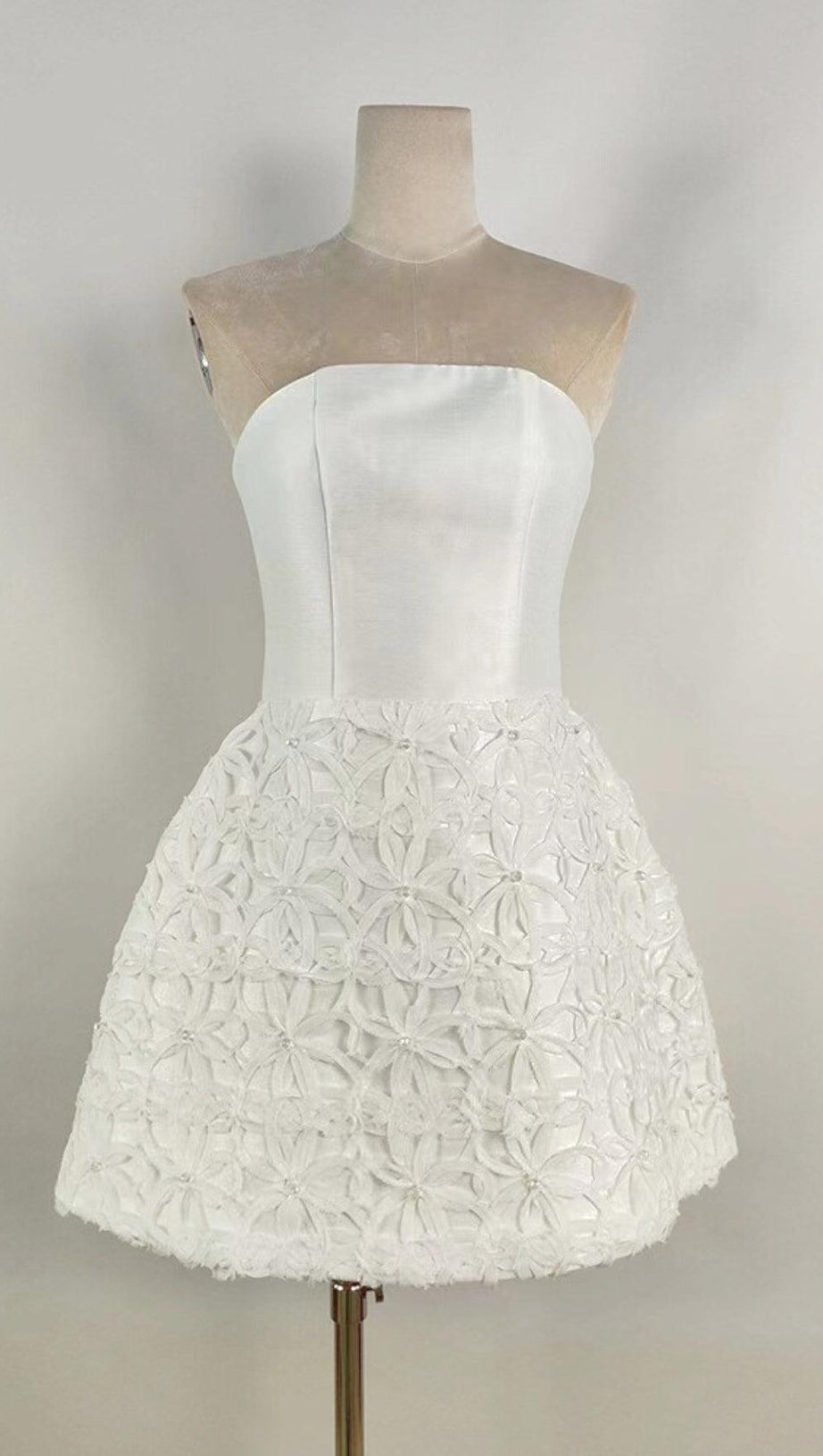 WHITE EMBELLISHED STRAPLESS MINI DRESS