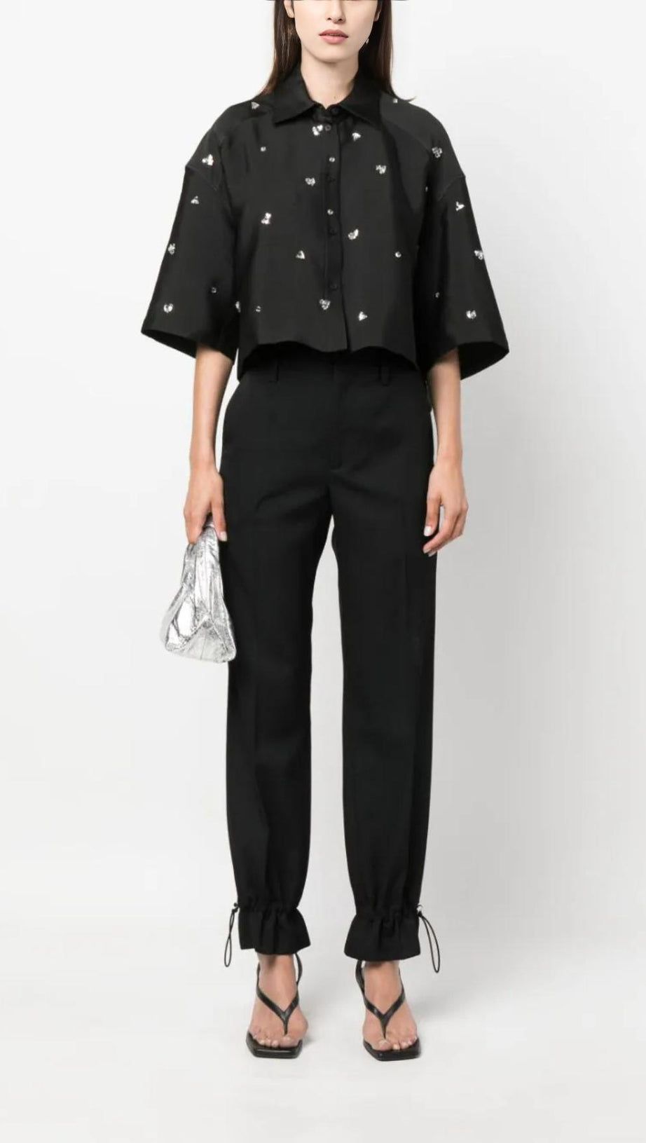 CAMICIA OVERSIZE CORTA E DECORATA 