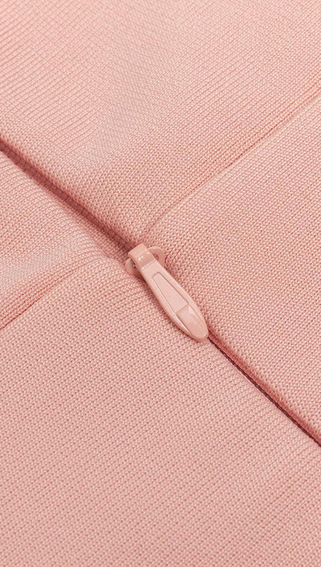 ABITO LUNGO CON CORSETTO IN PIZZO SENZA SPALLINE ROSA 