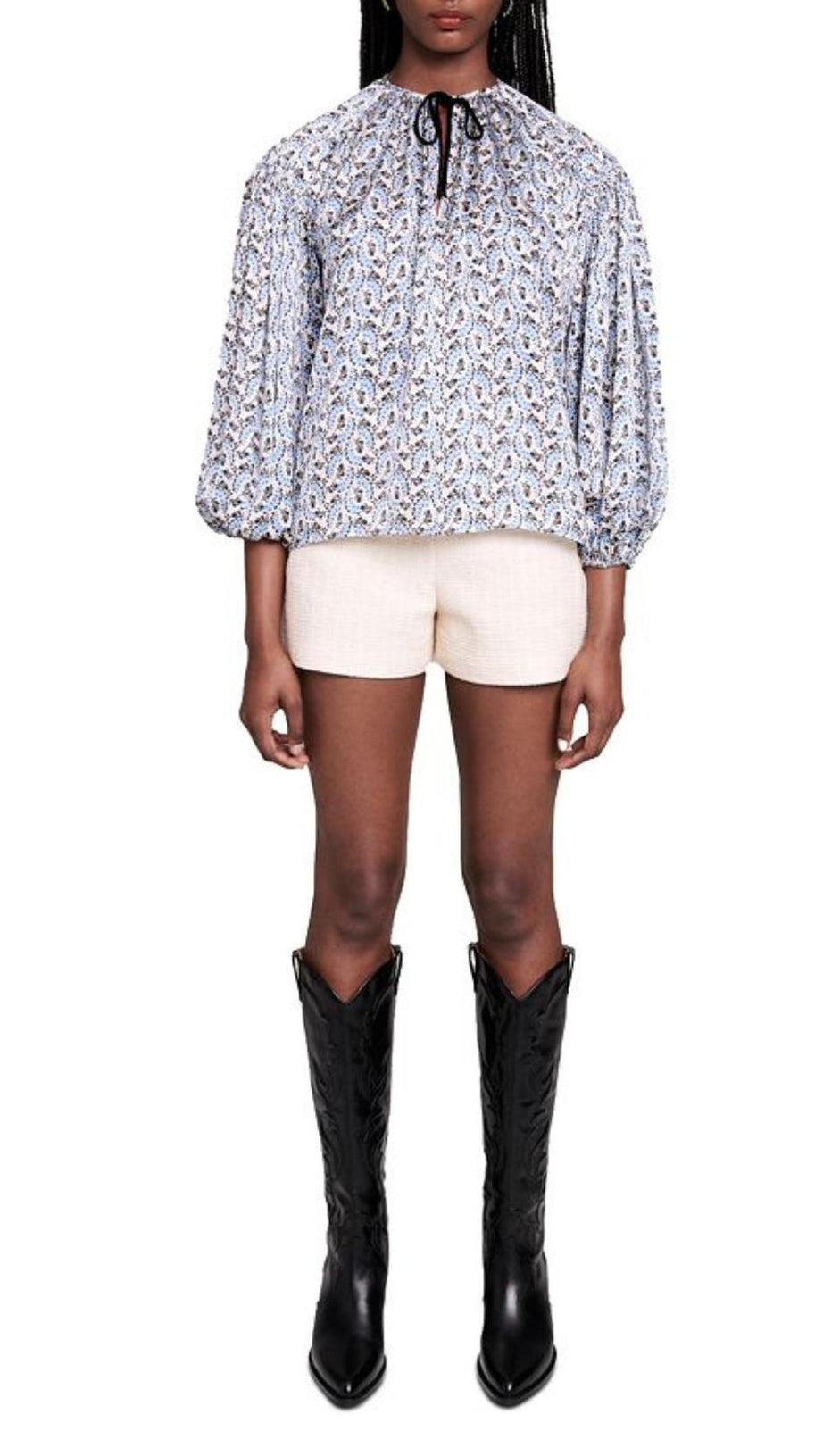 Locker sitzende Satinbluse 