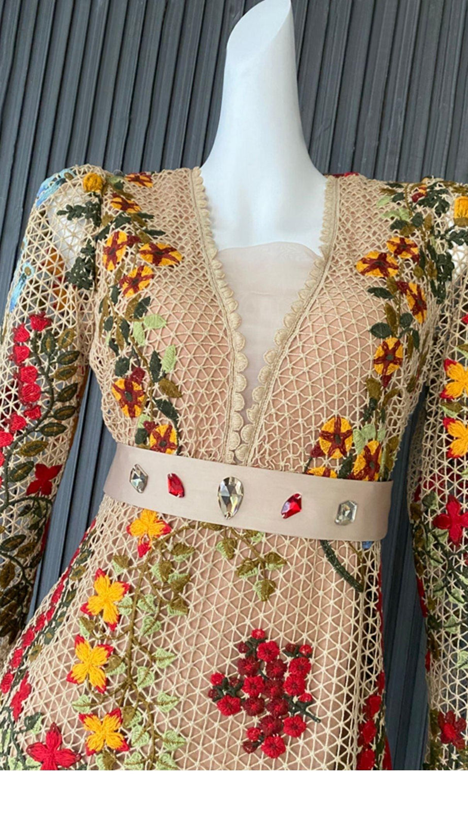 FLOWER EMBROIDERY MINI DRESS
