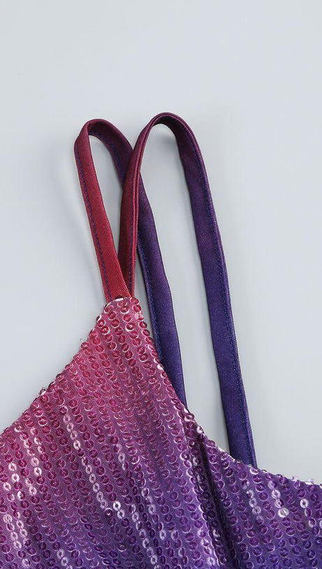 ABITO MIDI CON SPACCO ALTO E MONOSPALLA 