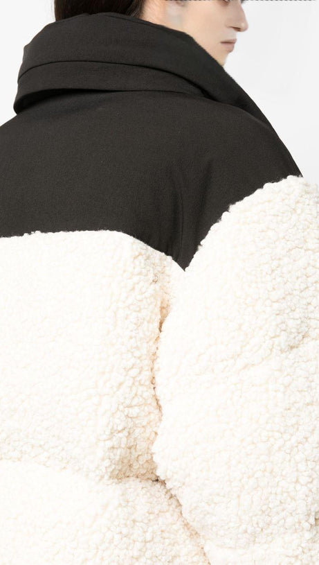 Pufferjacke mit Kapuze aus Mischgewebe 