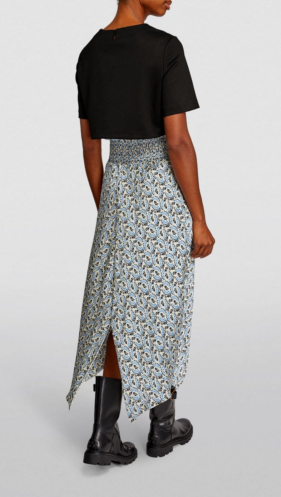 COMPLETO CON GONNA IN RASO STAMPATO E TOP CORTO 