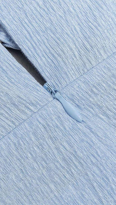 ABITO LUNGO ADERENTE CON DETTAGLIO TAGLIO 