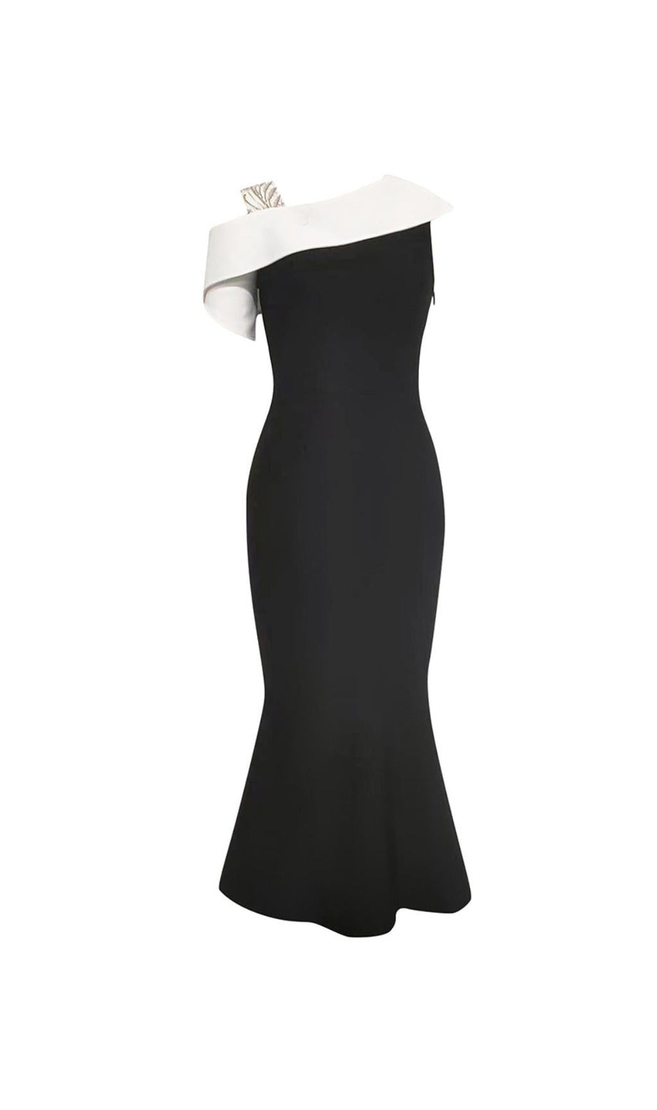 MIDIKLEID MIT DIAGONALEN SCHULTERN UND FISHTAIL 