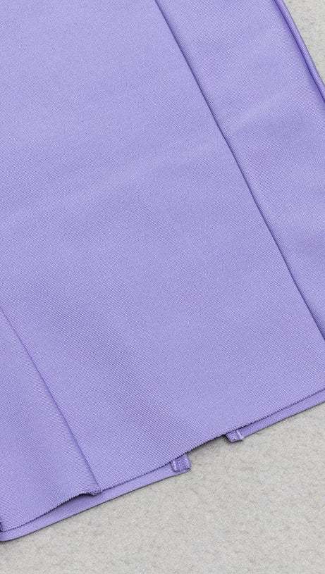 ABITO MIDI CON MANICHE A PIUMA E TAGLIO 