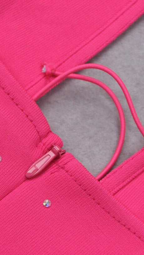 HALTER NECK CRYSTAL BACKLESS JUMPSUITS IN PINK