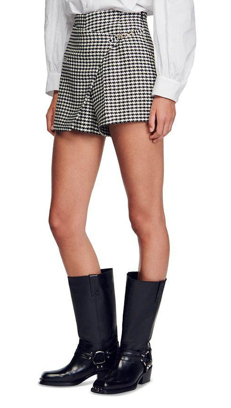 ASYMMETRISCHE SHORTS MIT HAHNENTRITTMUSTER 