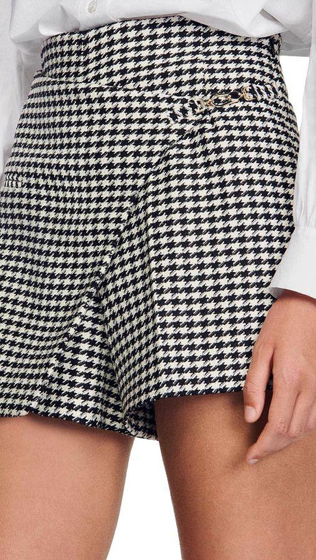ASYMMETRISCHE SHORTS MIT HAHNENTRITTMUSTER 