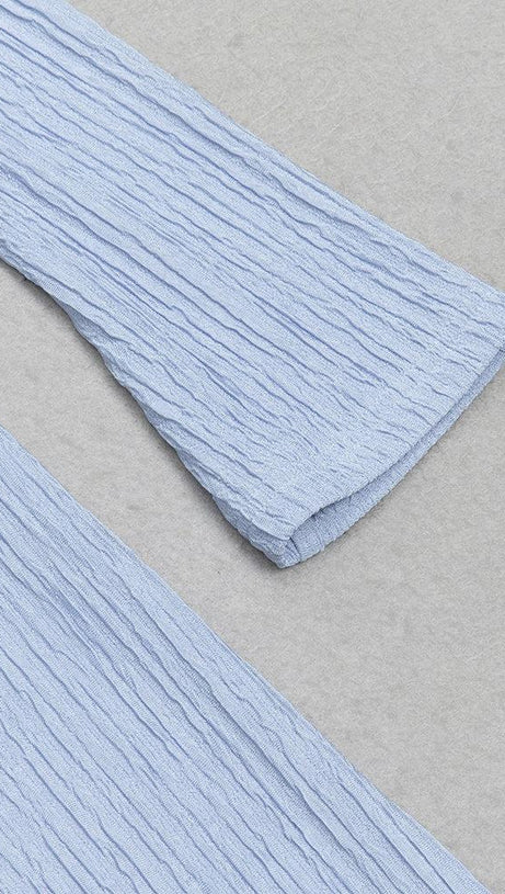 BLAUES MAXIKLEID MIT V-AUSSCHNITT UND CUT-OUT 