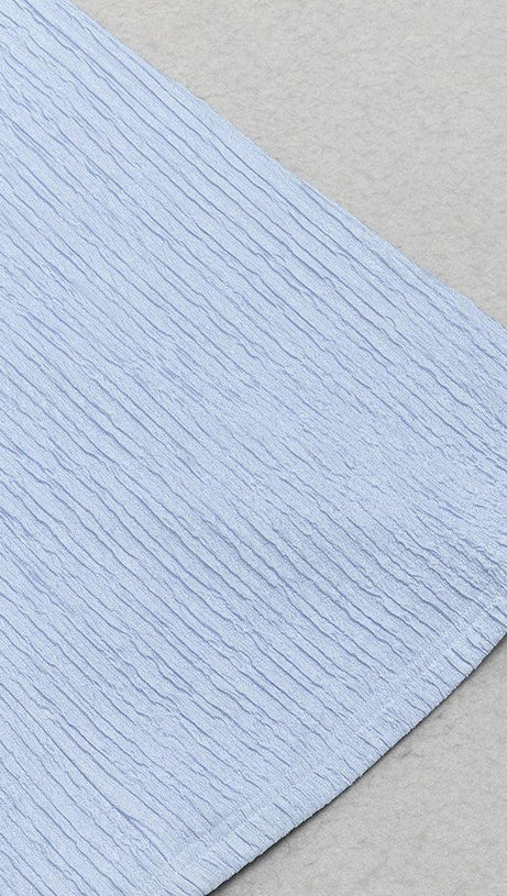 BLAUES MAXIKLEID MIT V-AUSSCHNITT UND CUT-OUT 