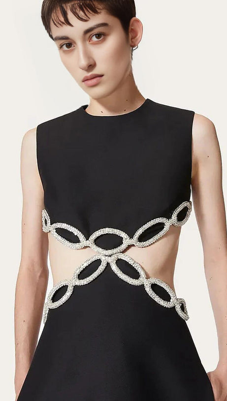 CRYSTAL EMBROIDERED SHORT BANDAGE DRESS