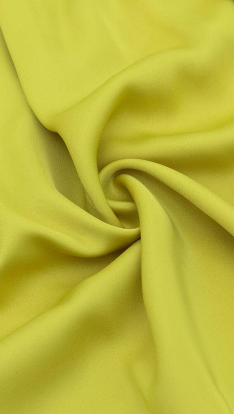 ONE SHOULDER RUCHED MIDI DRESS IN GREEN