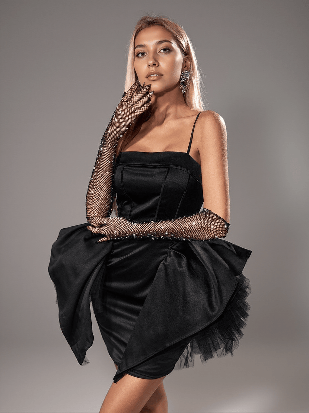 Pauline Diamond Fishnet Gloves In Black