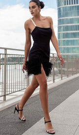 BANDAGE FEATHER PEARL MINI DRESS IN BLACK