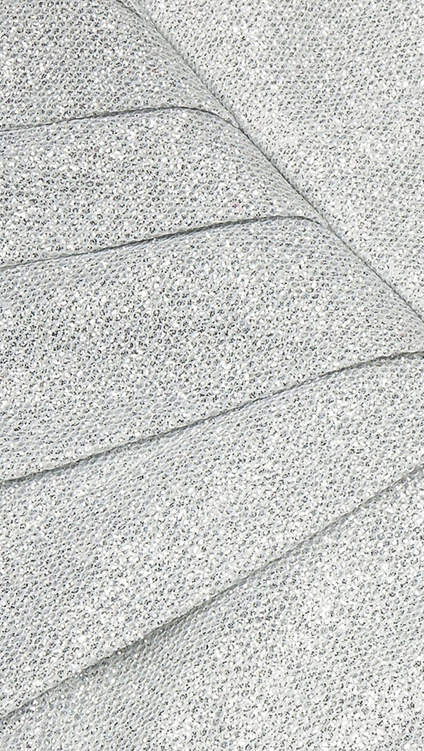 TRÄGERLOSES BRAUTKLEID MIT PUFFÄRMELN UND GLANZ