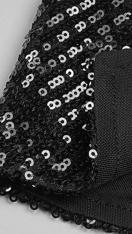 GLÄNZENDES TRÄGERLOSES TOP MIT PAILLETTEN UND GESPLITTETEN RÖCKEN