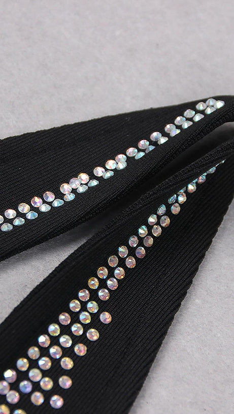 Neckholder-Overall mit Kristallen und Rückenfrei in Schwarz