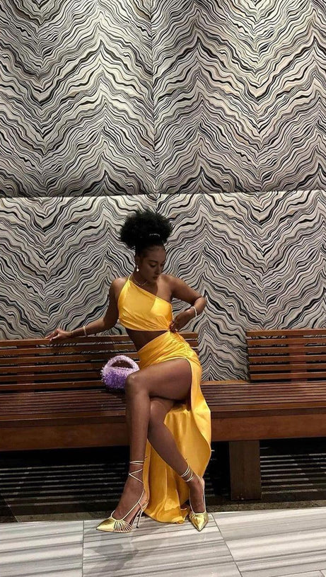 ONE-SHOULDER SILK SATIN MIDI DRESS IN YELLOW