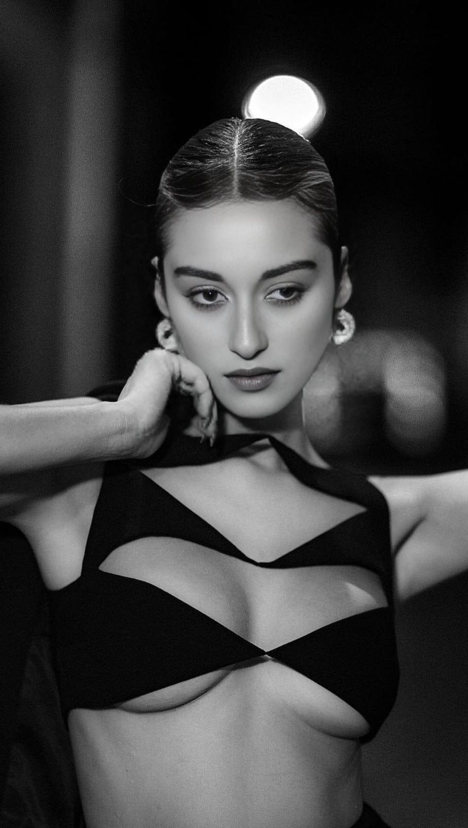 Zweiteiliger Anzug mit Cut-Outs in Schwarz