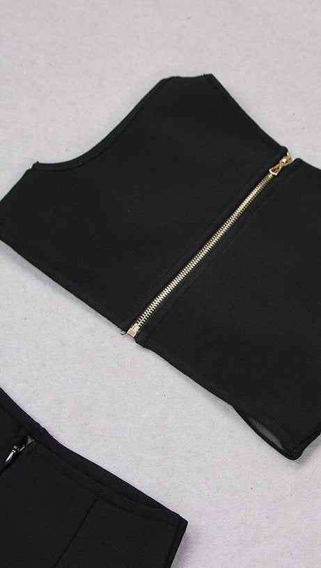 Zweiteiliger Anzug mit Cut-Outs in Schwarz