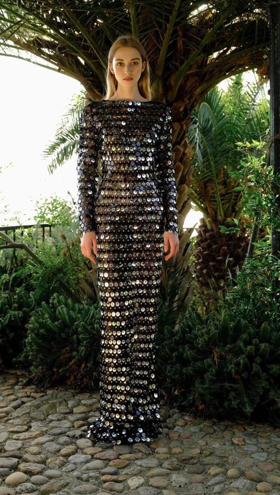 SEQUIN LONG SLEEVE MAXI DRESS IN BLACK