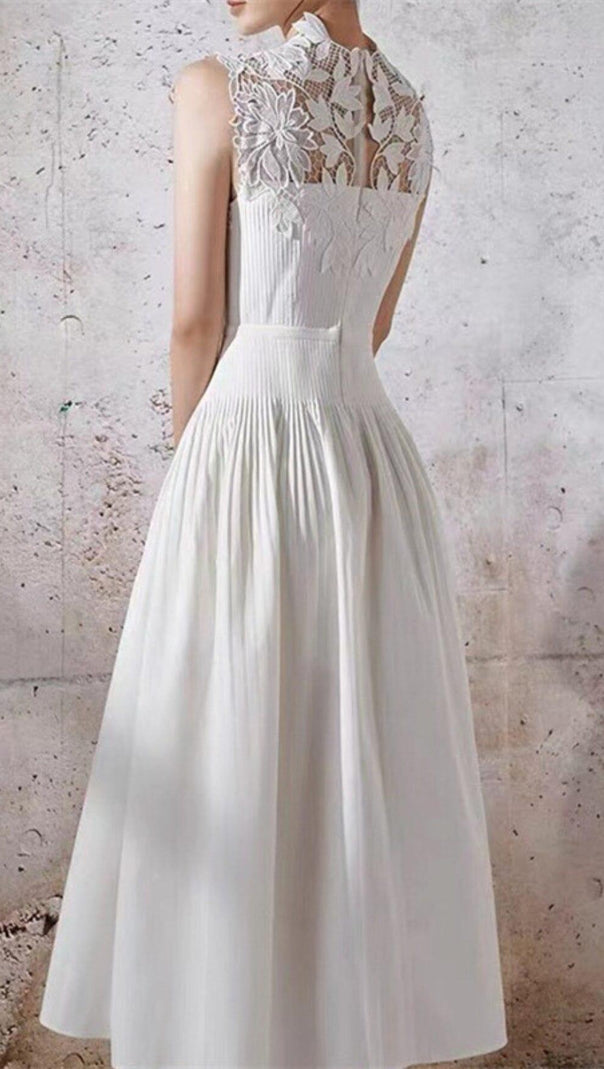 Maxikleid mit Blumenstickerei in Weiß
