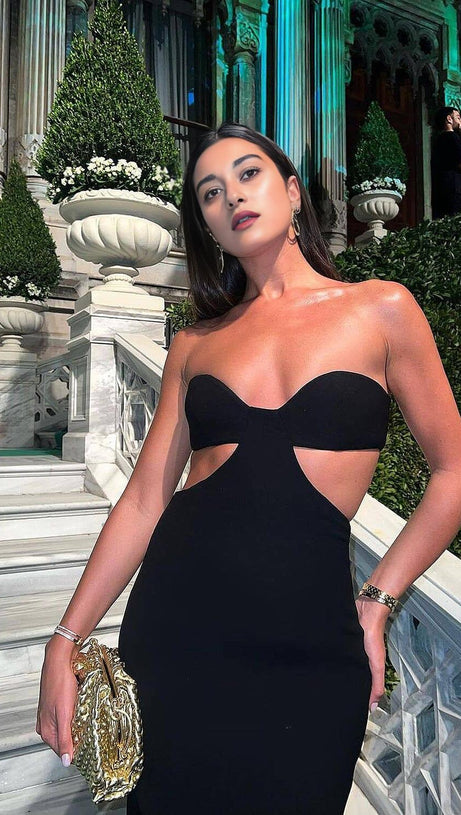 BUSTIER NECKLINE CUT OUT BANDAGE DRESS IN BLACK