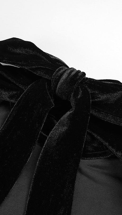 BACKLESS CUT-OUT DETAILED VELVET MIDI DRESS